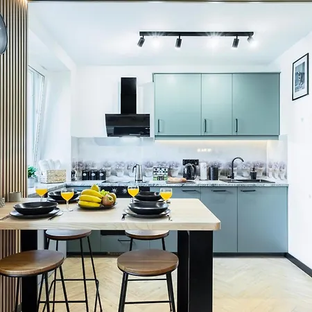 Pilsudskiego 84a - 300 Metrow Od Dworca Pkp ורוצלב